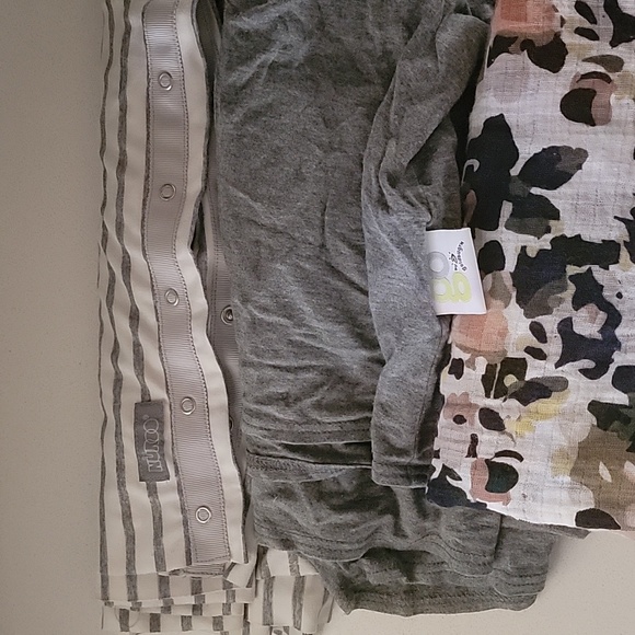 Bundle - nursing covers. Brands Nuroo, GoldBug, and Bebe Au Lait. - Picture 1 of 3